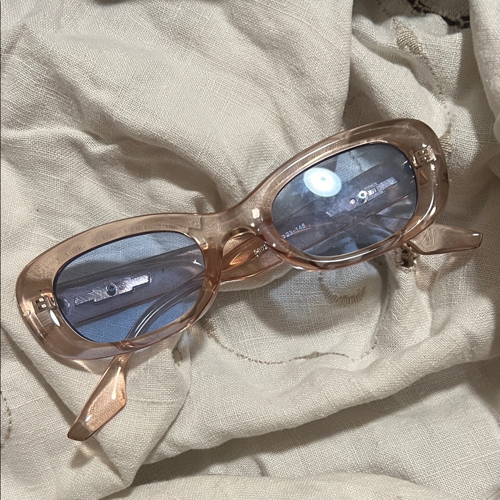 Chic Transparent Sunglasses with Blue Lenses